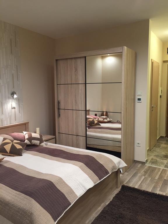 Solaris-Szeged Apartman Appartement Buitenkant foto
