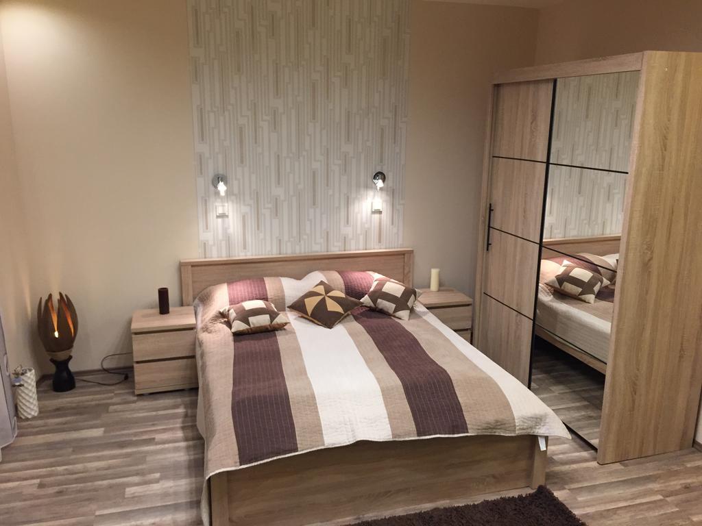 Solaris-Szeged Apartman Appartement Buitenkant foto