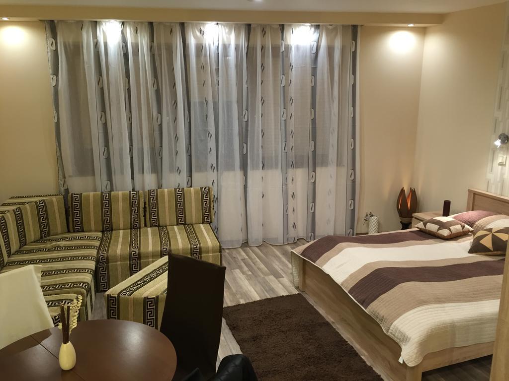 Solaris-Szeged Apartman Appartement Buitenkant foto